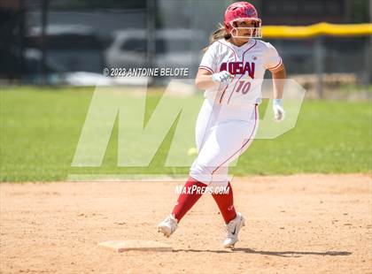 Thumbnail 2 in Los Alamitos vs. Orange Lutheran photogallery.