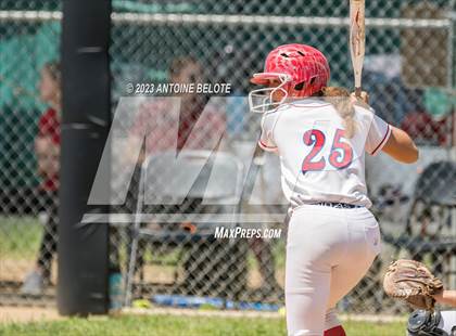 Thumbnail 3 in Los Alamitos vs. Orange Lutheran photogallery.