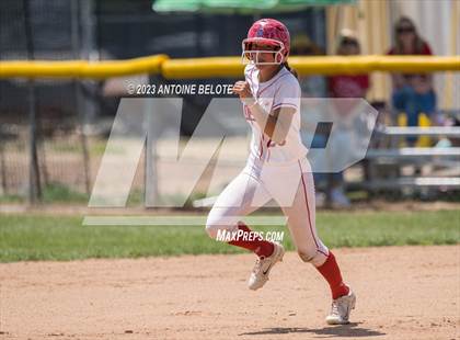 Thumbnail 2 in Los Alamitos vs. Orange Lutheran photogallery.