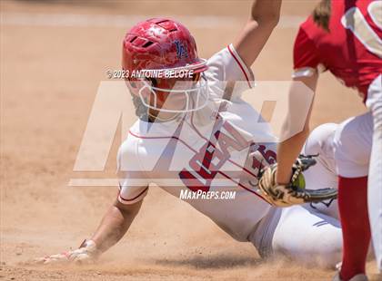 Thumbnail 2 in Los Alamitos vs. Orange Lutheran photogallery.