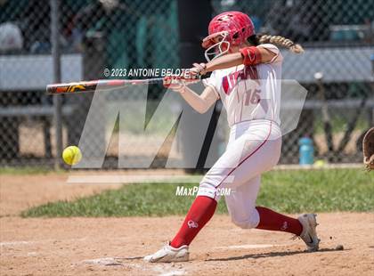 Thumbnail 2 in Los Alamitos vs. Orange Lutheran photogallery.