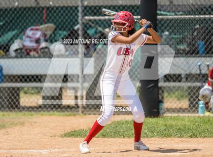 Thumbnail 2 in Los Alamitos vs. Orange Lutheran photogallery.