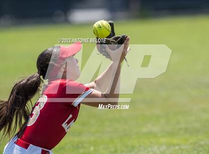 Thumbnail 2 in Los Alamitos vs. Orange Lutheran photogallery.