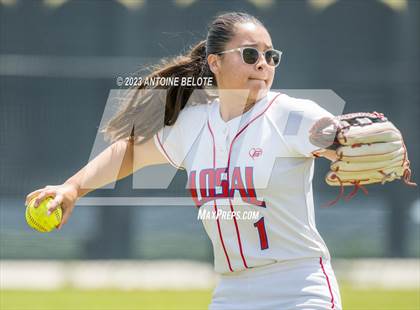Thumbnail 3 in Los Alamitos vs. Orange Lutheran photogallery.