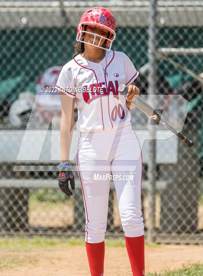 Thumbnail 1 in Los Alamitos vs. Orange Lutheran photogallery.