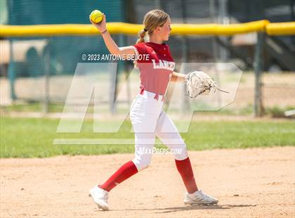 Thumbnail 1 in Los Alamitos vs. Orange Lutheran photogallery.