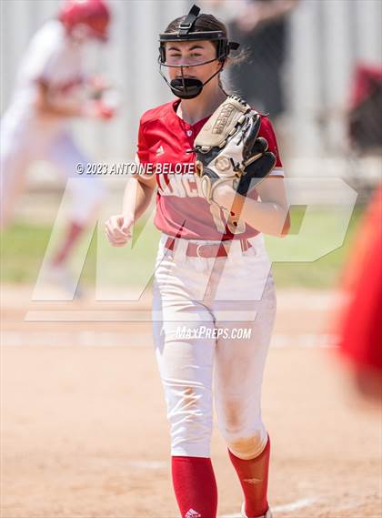 Thumbnail 3 in Los Alamitos vs. Orange Lutheran photogallery.