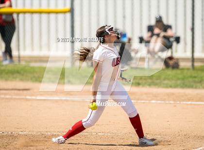 Thumbnail 3 in Los Alamitos vs. Orange Lutheran photogallery.