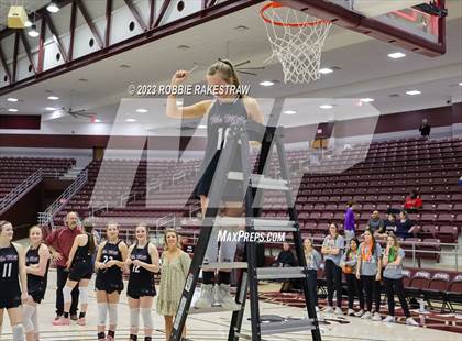 Thumbnail 3 in Martins Mill vs. LaPoynor (UIL 2A Regional Final Playoff) photogallery.