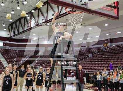 Thumbnail 2 in Martins Mill vs. LaPoynor (UIL 2A Regional Final Playoff) photogallery.