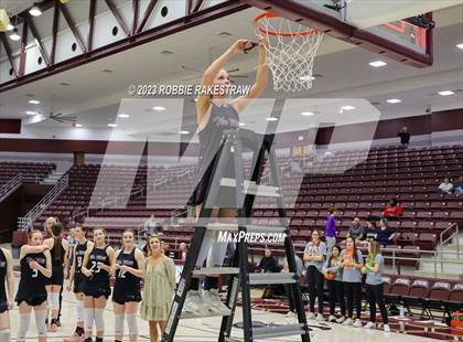 Thumbnail 2 in Martins Mill vs. LaPoynor (UIL 2A Regional Final Playoff) photogallery.