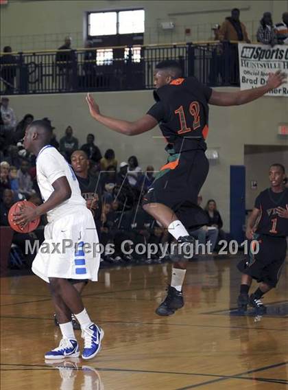 Thumbnail 3 in Johnson vs. Huffman photogallery.