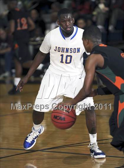 Thumbnail 3 in Johnson vs. Huffman photogallery.