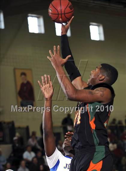 Thumbnail 3 in Johnson vs. Huffman photogallery.