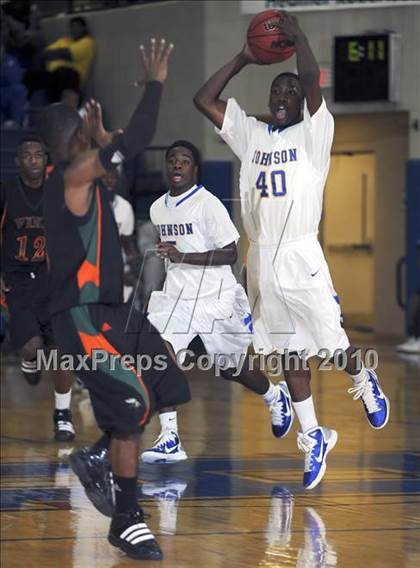 Thumbnail 3 in Johnson vs. Huffman photogallery.
