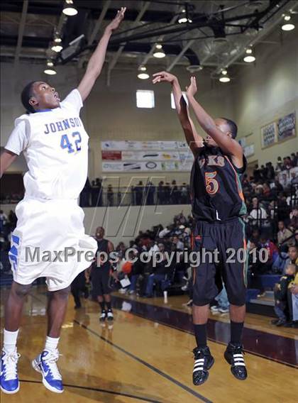 Thumbnail 2 in Johnson vs. Huffman photogallery.