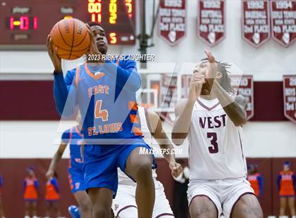 Thumbnail 3 in East St. Louis @ Belleville West photogallery.