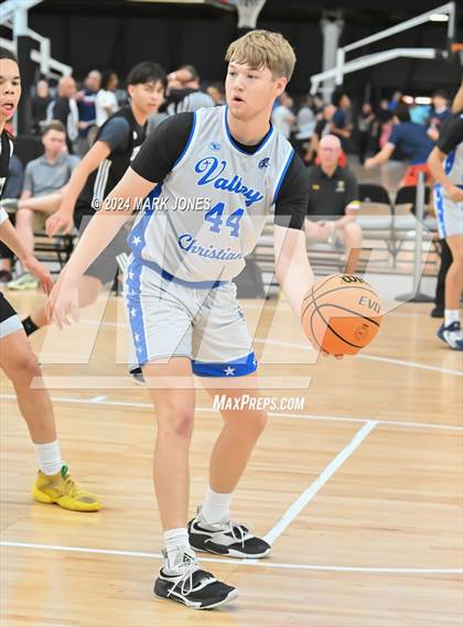 Thumbnail 2 in Valley Christian vs. Desert Pines (Section 7) photogallery.