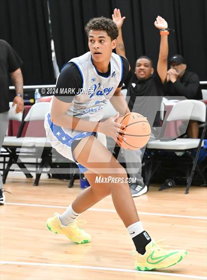 Thumbnail 3 in Valley Christian vs. Desert Pines (Section 7) photogallery.