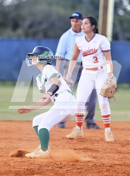 Thumbnail 2 in Sumner vs. Plant City (FHSAA 7A District Semifinal) photogallery.