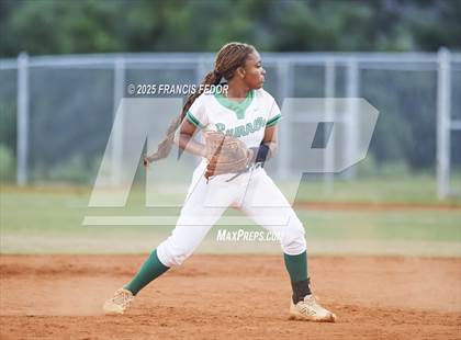 Thumbnail 2 in Sumner vs. Plant City (FHSAA 7A District Semifinal) photogallery.