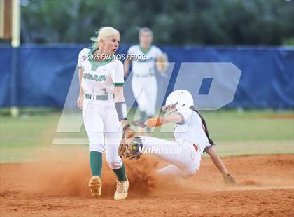 Thumbnail 2 in Sumner vs. Plant City (FHSAA 7A District Semifinal) photogallery.