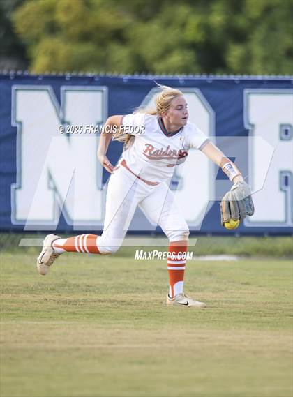 Thumbnail 3 in Sumner vs. Plant City (FHSAA 7A District Semifinal) photogallery.