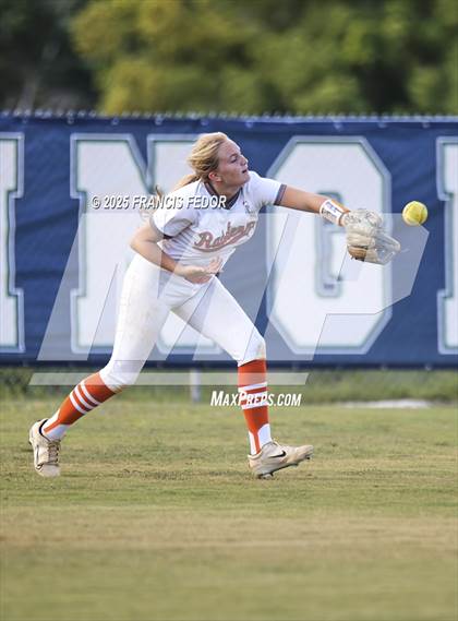 Thumbnail 2 in Sumner vs. Plant City (FHSAA 7A District Semifinal) photogallery.