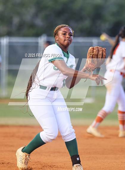 Thumbnail 2 in Sumner vs. Plant City (FHSAA 7A District Semifinal) photogallery.