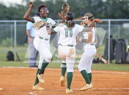 Thumbnail 1 in Sumner vs. Plant City (FHSAA 7A District Semifinal) photogallery.