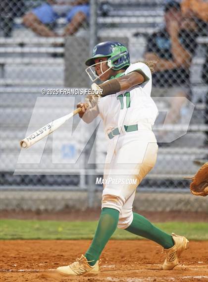 Thumbnail 1 in Sumner vs. Plant City (FHSAA 7A District Semifinal) photogallery.