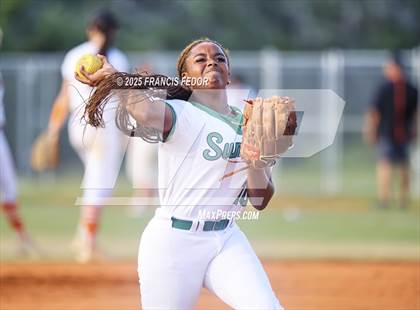 Thumbnail 2 in Sumner vs. Plant City (FHSAA 7A District Semifinal) photogallery.