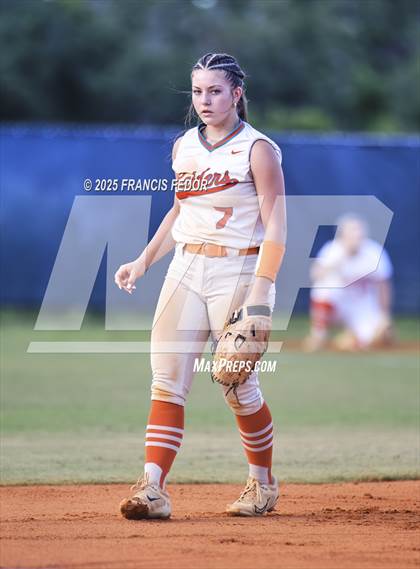 Thumbnail 2 in Sumner vs. Plant City (FHSAA 7A District Semifinal) photogallery.