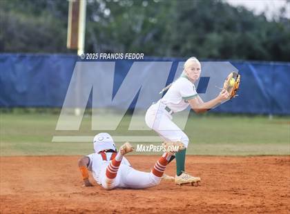 Thumbnail 2 in Sumner vs. Plant City (FHSAA 7A District Semifinal) photogallery.