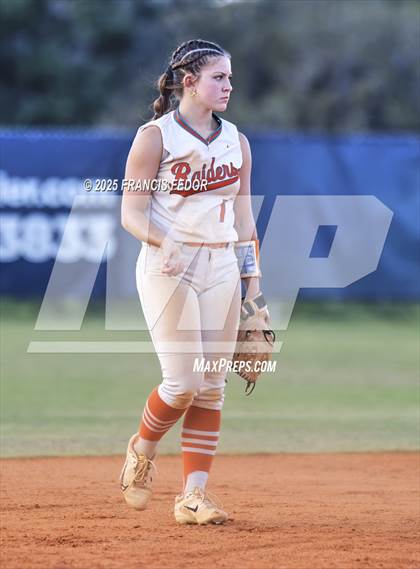 Thumbnail 2 in Sumner vs. Plant City (FHSAA 7A District Semifinal) photogallery.