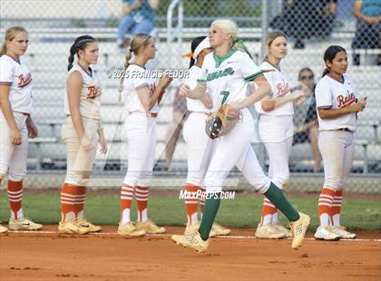 Thumbnail 2 in Sumner vs. Plant City (FHSAA 7A District Semifinal) photogallery.