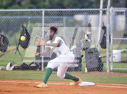 Thumbnail 3 in Sumner vs. Plant City (FHSAA 7A District Semifinal) photogallery.