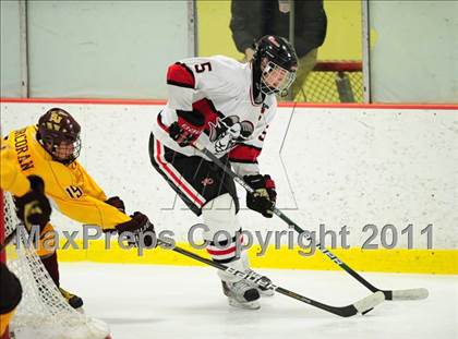 Thumbnail 1 in St. Joseph vs. New Canaan (FCIAC Final) photogallery.