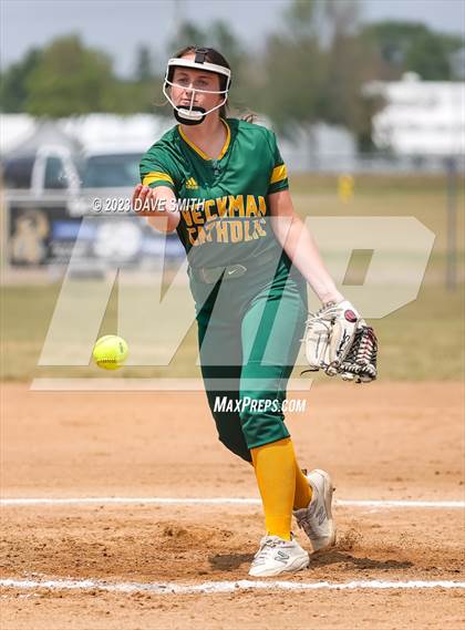 Thumbnail 2 in Waukon vs Beckman (West Delaware Invitational) photogallery.