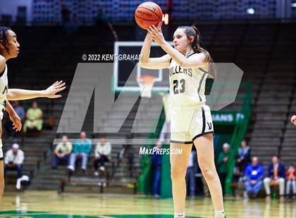 Thumbnail 2 in Bedford North Lawrence vs Noblesville (Hall of Fame Classic) photogallery.