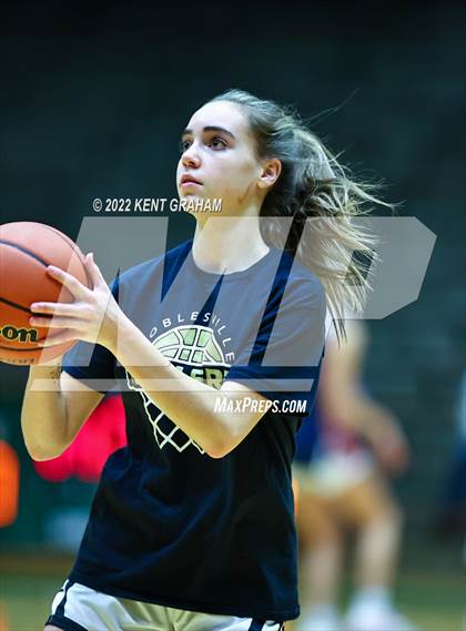 Thumbnail 3 in Bedford North Lawrence vs Noblesville (Hall of Fame Classic) photogallery.