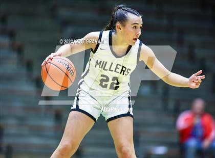 Thumbnail 2 in Bedford North Lawrence vs Noblesville (Hall of Fame Classic) photogallery.
