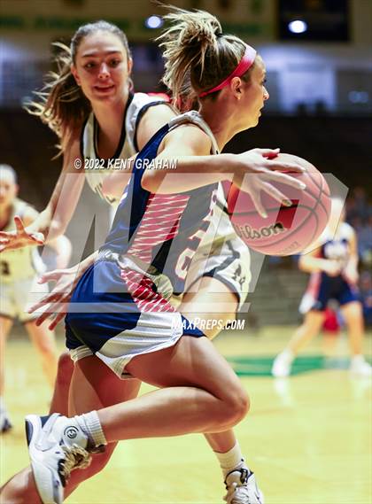 Thumbnail 3 in Bedford North Lawrence vs Noblesville (Hall of Fame Classic) photogallery.