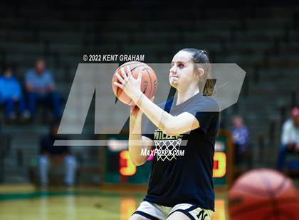 Thumbnail 1 in Bedford North Lawrence vs Noblesville (Hall of Fame Classic) photogallery.