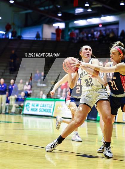 Thumbnail 3 in Bedford North Lawrence vs Noblesville (Hall of Fame Classic) photogallery.