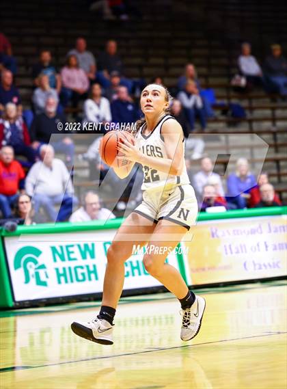 Thumbnail 3 in Bedford North Lawrence vs Noblesville (Hall of Fame Classic) photogallery.