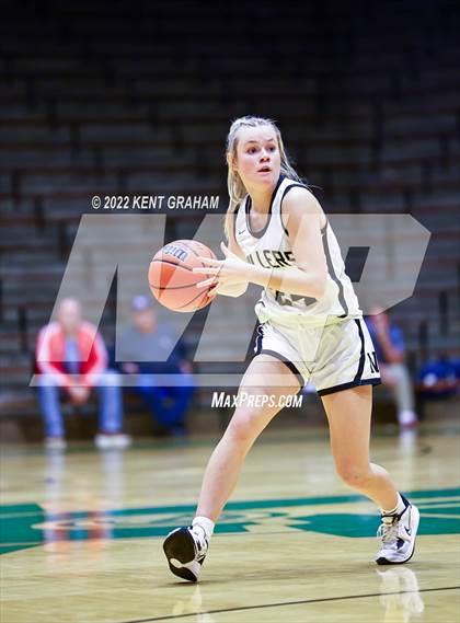 Thumbnail 1 in Bedford North Lawrence vs Noblesville (Hall of Fame Classic) photogallery.