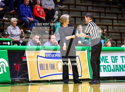 Thumbnail 2 in Bedford North Lawrence vs Noblesville (Hall of Fame Classic) photogallery.
