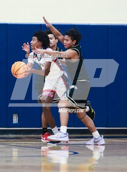 Thumbnail 3 in Chaminade vs Oak Park (9th Annual west valley Boys Basketball Tip-off Classic) photogallery.