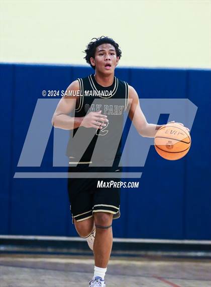 Thumbnail 2 in Chaminade vs Oak Park (9th Annual west valley Boys Basketball Tip-off Classic) photogallery.